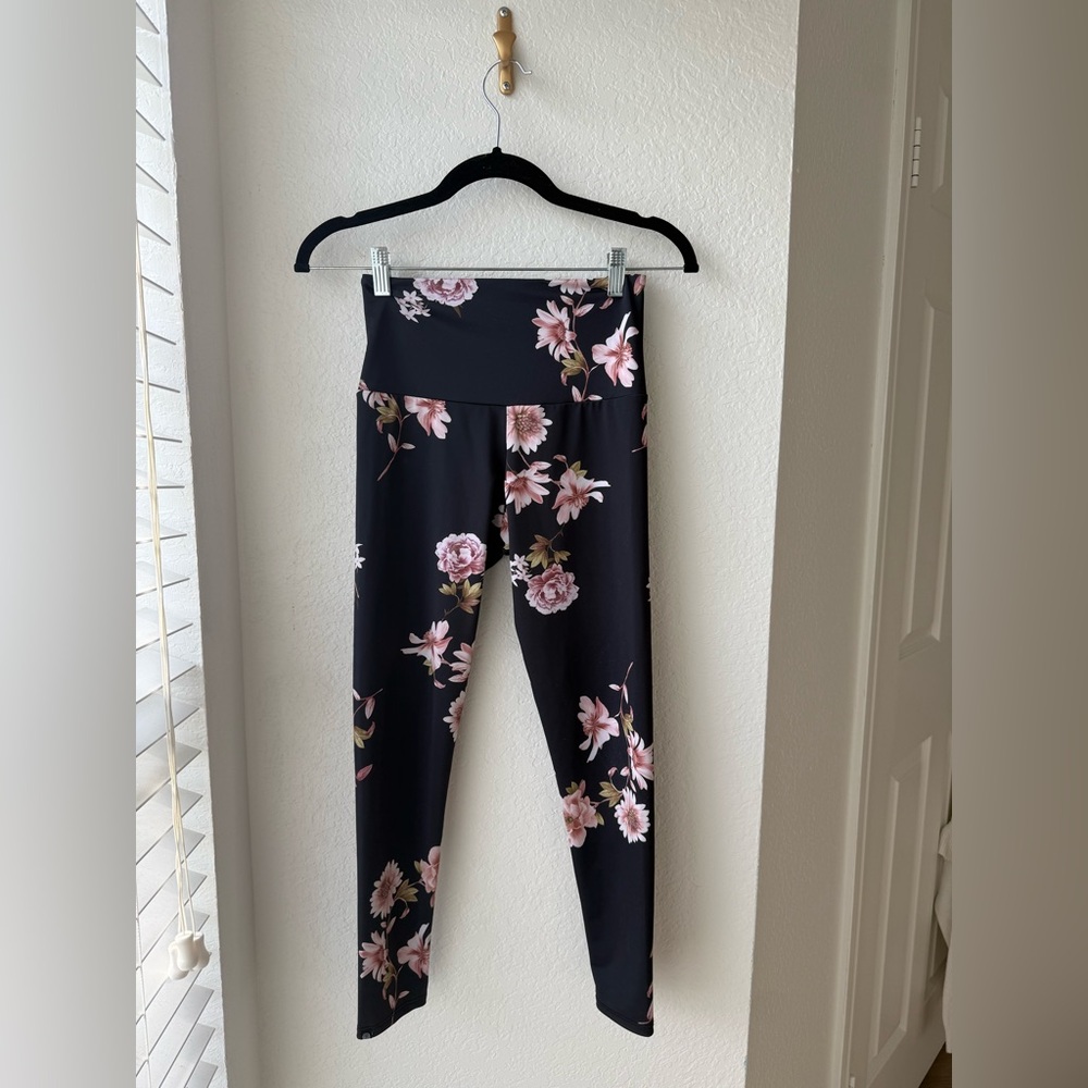 ONZIE FLORAL HIGH RISE ATHLETIC WORKOUT LEGGINGS SIZE EXTRA SMALL